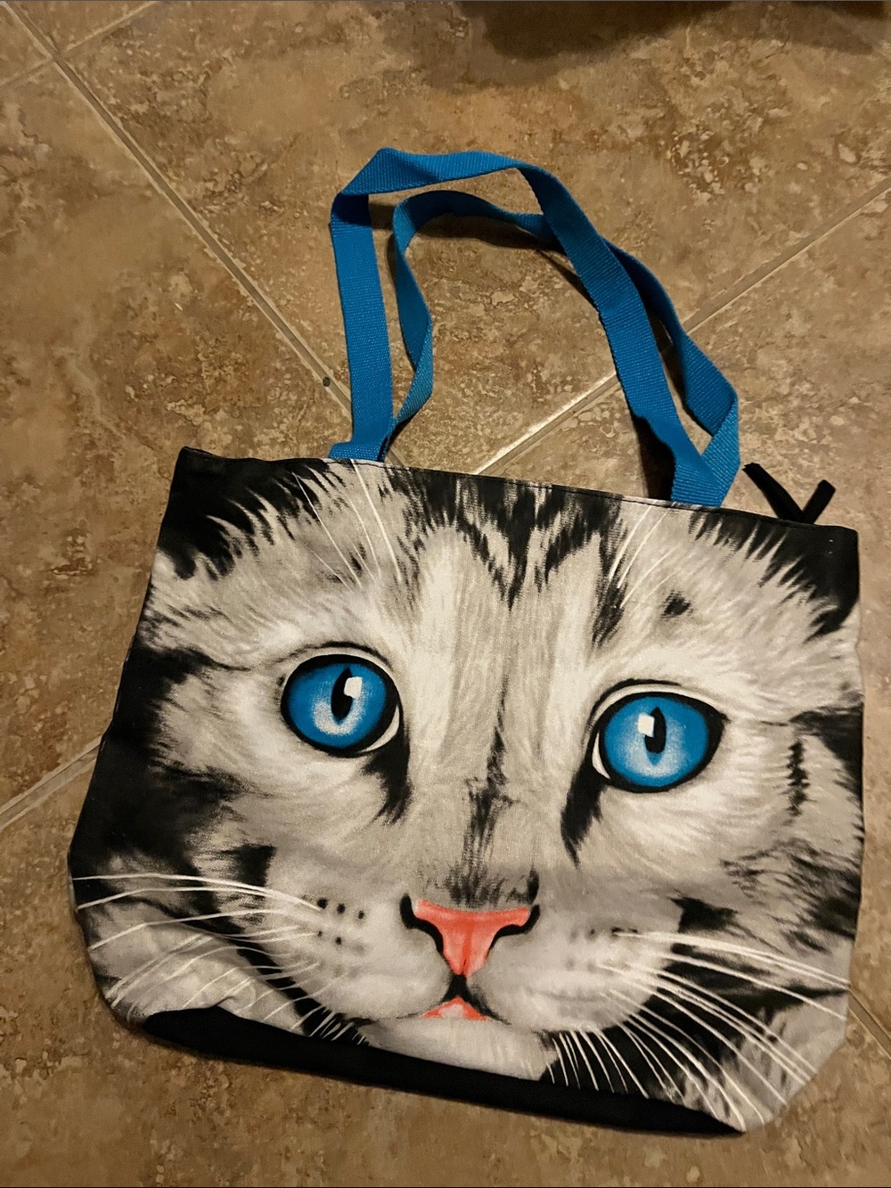 Blue-Eyed Cat Tote Bag - Pet-Themed Shoulder Tote